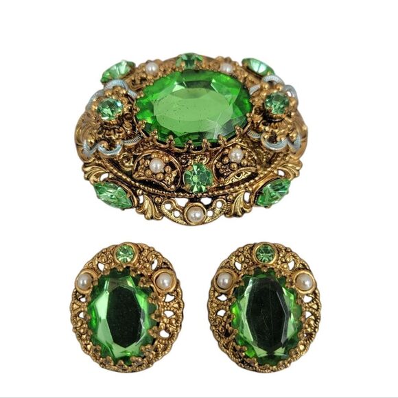West Germany Vintage Elegant Green and Gold Jewelry Set Brooch Clip On Earrings - Picture 1 of 15